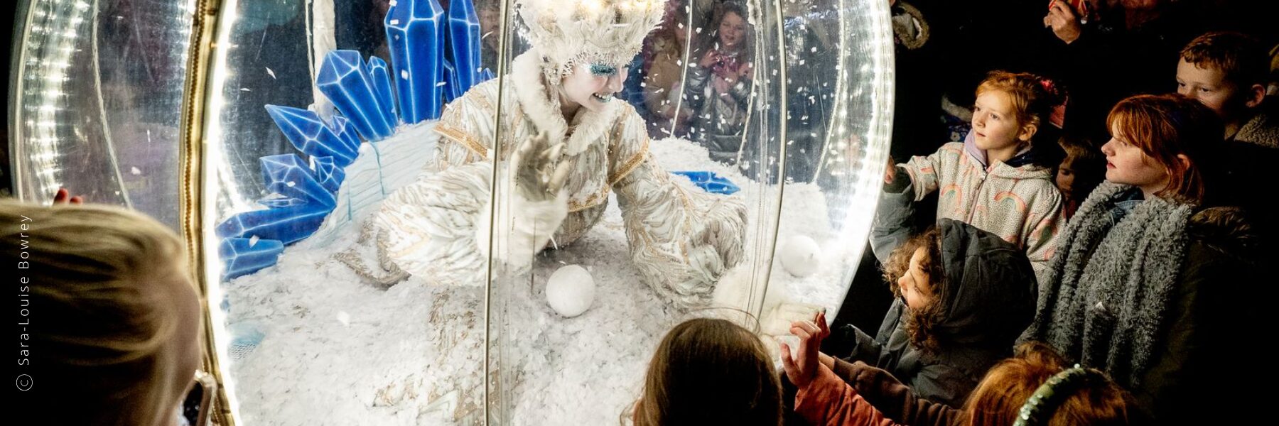 BAD2022 - Snow Queen Show Globe